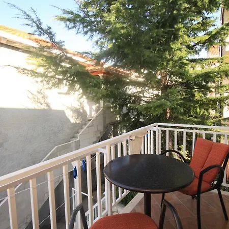 8576b アパート ツァヴタット